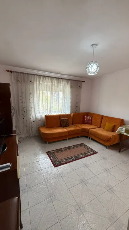 Tirane, jepet me qera apartament 1+1 Kati 3, 65 m² 500 € (Rruga e Elbasanit)