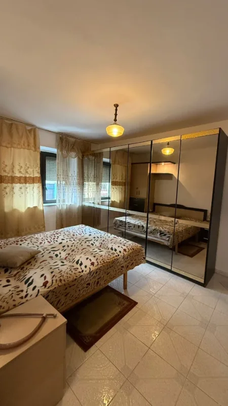 Tirane, jepet me qera apartament 1+1 Kati 3, 65 m² 500 € (Rruga e Elbasanit)