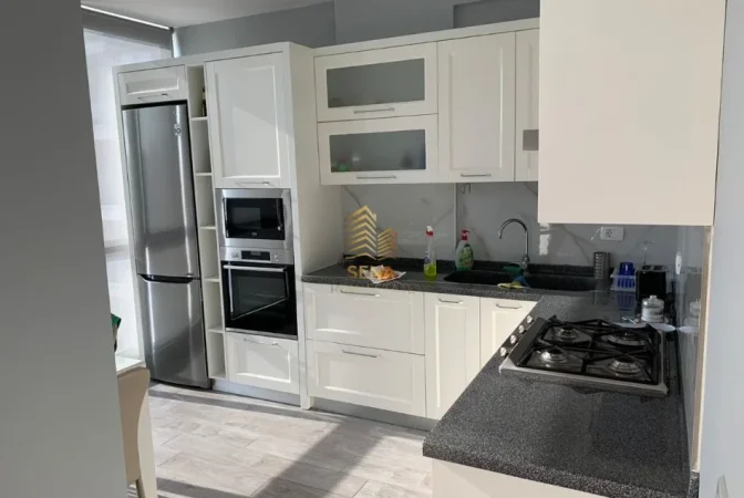 Tirane, jepet me qera apartament 2+1+Ballkon Kati 6, 100 m² 600 € (Ish Fusha e Aviacionit)