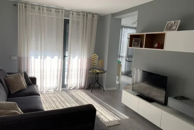 Tirane, jepet me qera apartament 2+1+Ballkon Kati 6, 100 m² 600 € (Ish Fusha e Aviacionit)