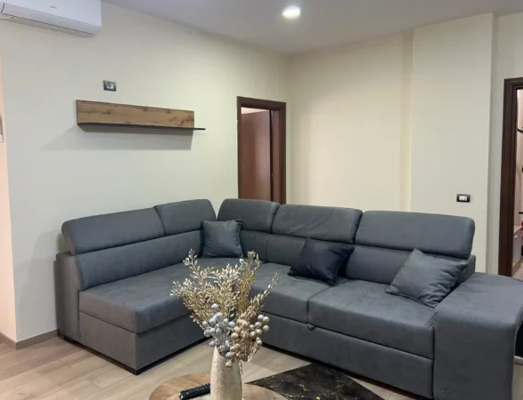 Tirane, jepet me qera apartament 1+1 , 68 m² 650 € 