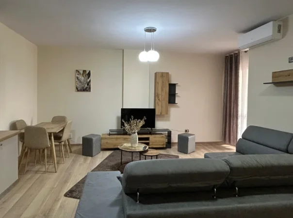 Tirane, jepet me qera apartament 1+1 , 68 m² 650 € 