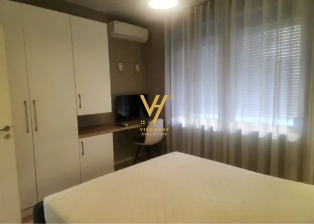 Tirane, jepet me qera apartament 1+1+Ballkon Kati 2, 60 m² 670 € (MYSLYM SHYRI)