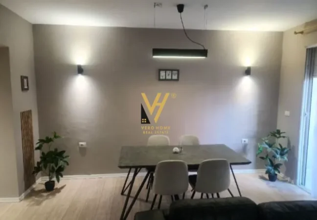 Tirane, jepet me qera apartament 1+1+Ballkon Kati 2, 60 m² 670 € (MYSLYM SHYRI)