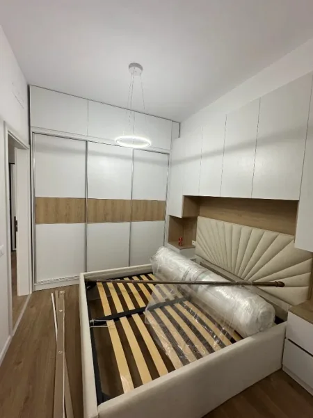 Tirane, jepet me qera apartament 1+1 Kati 3, 420 m² 420 € (Kompleksi Mangalem, në Ali Demi, Tiranë.)