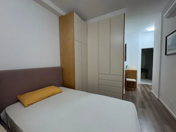Tirane, shitet apartament 2+1+Ballkon Kati 5, 132 m² 380.000 € (Pazari i Ri)