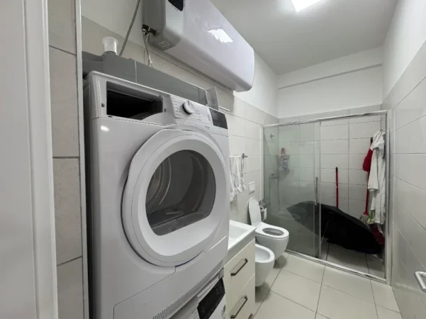 Tirane, shitet apartament 2+1+Ballkon Kati 5, 132 m² 380.000 € (Pazari i Ri)