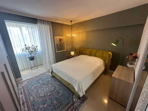 Tirane, jepet me qera apartament 3+1+Ballkon Kati 3, 110 m² 900 € (Rruga e Durresit)