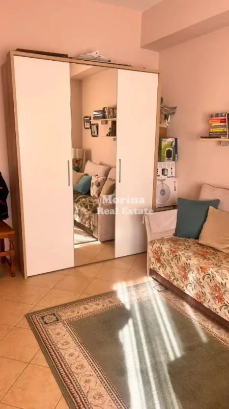 Tirane, jepet me qera apartament 2+1 Kati 5, 90 m² 700 € (Rruga e Kavajes)