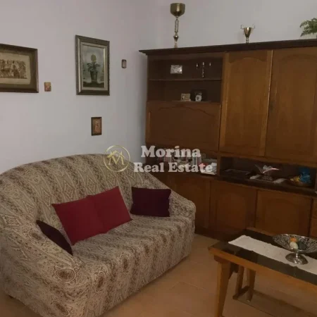 Tirane, jepet me qera apartament 1+1 Kati 3, 55 m² 350 € (Allias)