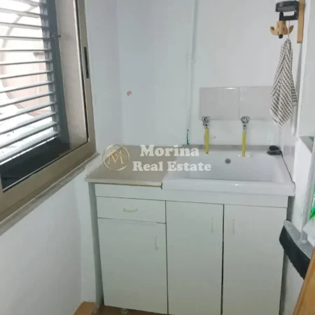 Tirane, jepet me qera apartament 1+1 Kati 3, 55 m² 350 € (Allias)