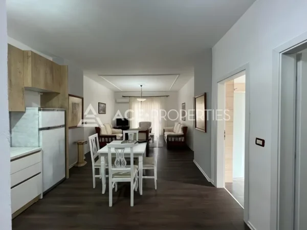 Durres, jepet me qera apartament 2+1+Ballkon Kati 3, 105 m² 400 € (Prane Kazazit Durres)