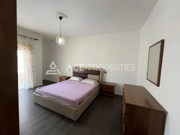 Durres, jepet me qera apartament 2+1+Ballkon Kati 3, 105 m² 400 € (Prane Kazazit Durres)