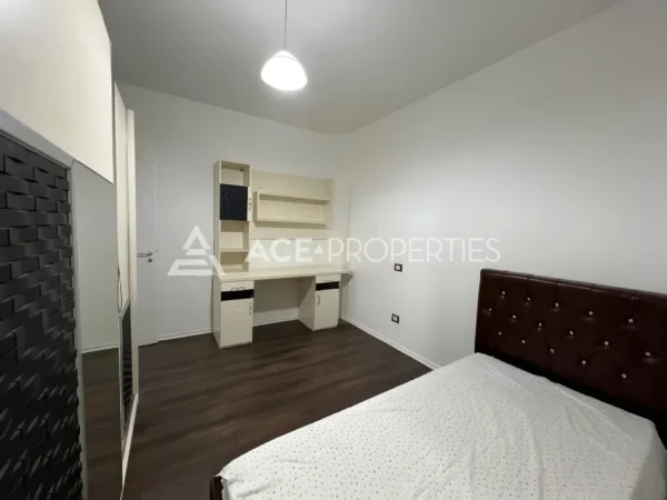 Durres, jepet me qera apartament 2+1+Ballkon Kati 3, 105 m² 400 € (Prane Kazazit Durres)