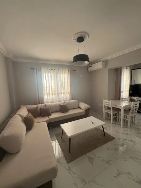 Tirane, jepet me qera apartament 2+1+Ballkon Kati 3, 90 m² 600 € (Rruga Idriz Dollaku, Ali Demi, Tiranë)