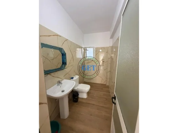 Durres, jepet me qera apartament 1+1 Kati 1, 65 m² 250 € (Kënet)