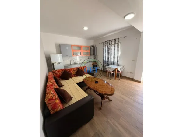 Durres, jepet me qera apartament 1+1 Kati 1, 65 m² 250 € (Kënet)