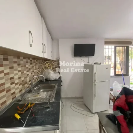 Tirane, jepet me qera shtepi 1+1 Kati 1, 55 m² 300 € (Medreseja)