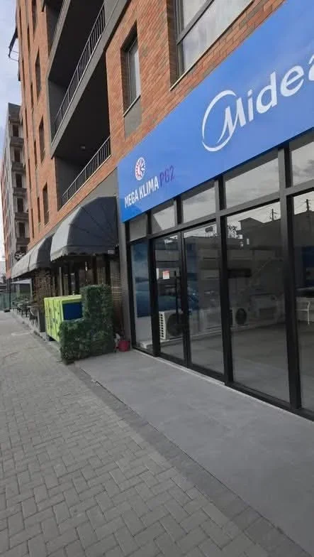 Tirane, jepet me qera dyqan Kati 0, 80 m² 1.000 € (paskuqan)