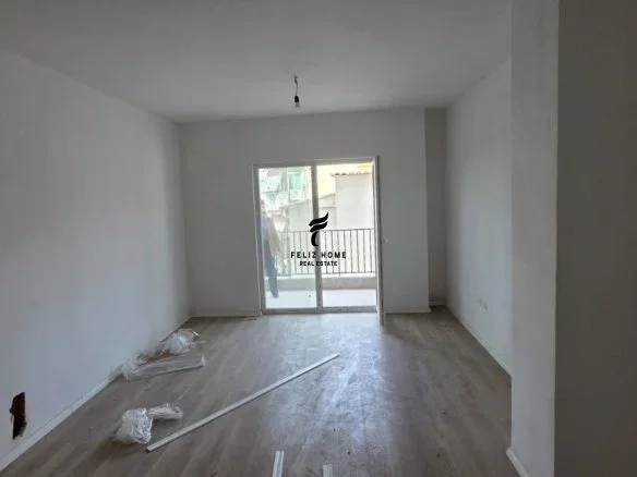 Tirane, shitet apartament 1+1 Kati 1, 73 m² 134.000 € (LAPRAKE)