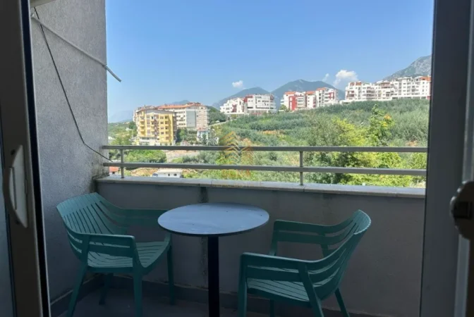 Tirane, jepet me qera apartament 2+1+Ballkon Kati 2, 107 m² 420 € (Fresk, Rruga e Dajtit)