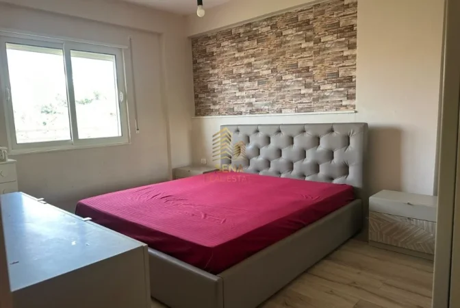 Tirane, jepet me qera apartament 2+1+Ballkon Kati 2, 107 m² 420 € (Fresk, Rruga e Dajtit)