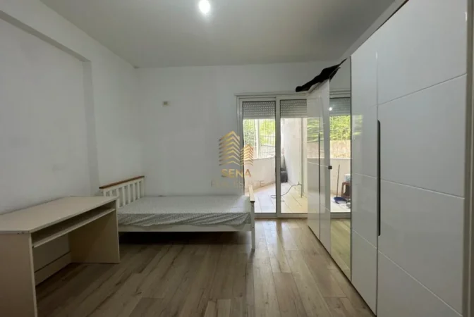Tirane, jepet me qera apartament 2+1+Ballkon Kati 2, 107 m² 420 € (Fresk, Rruga e Dajtit)