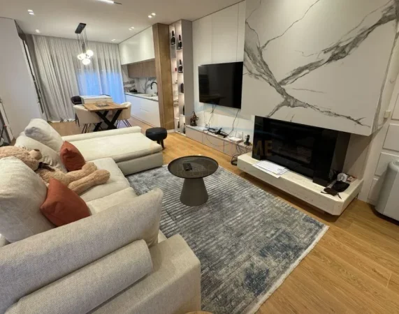 Tirane, jepet me qera Vile 3 Katshe Kati 0, 340 m² 3.000 € (teg)