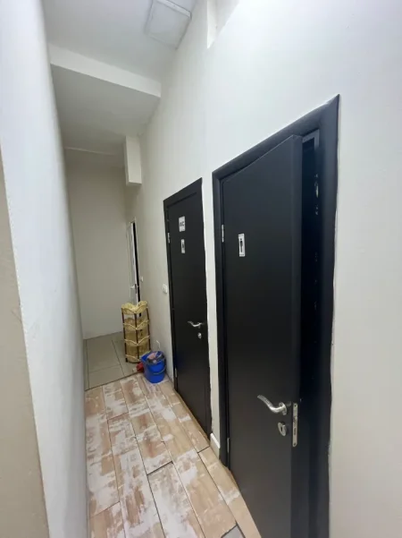 Tirane, jepet me qera zyre Kati 1, 200 m² 3.000 € (SELVIA)