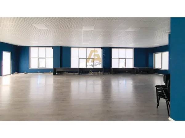 Tirane, shitet ambjent biznesi Kati 1, 240 m² 600.000 € 