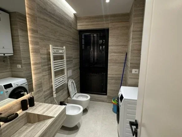 Tirane, shitet apartament 2+1 Kati 9, 113 m² 410.000 € (RRUGA E KAVAJES)