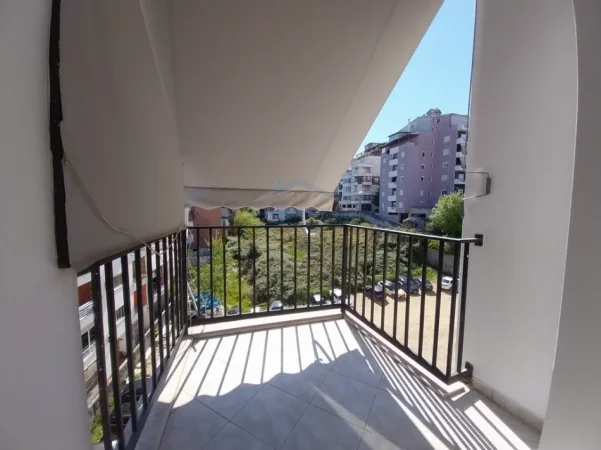 Tirane, shitet apartament 2+1 Kati 4, 87 m² 135.000 € (FRESK)