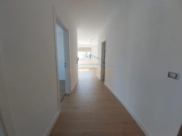 Tirane, shitet apartament 2+1 Kati 4, 87 m² 135.000 € (FRESK)