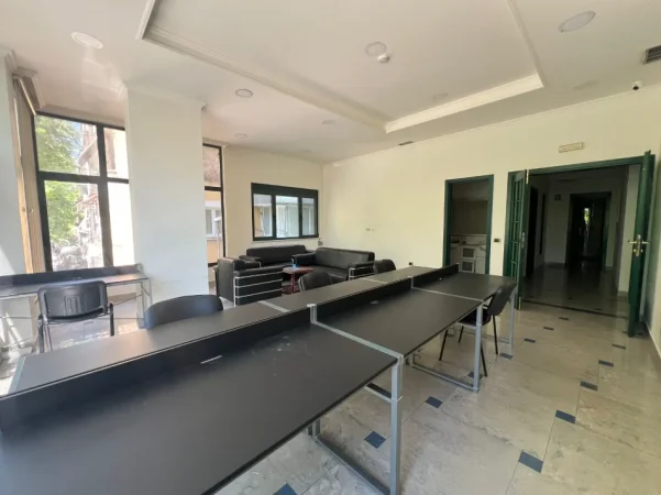 Tirane, shitet ambjent biznesi , 350 m² 1.500.000 € (Bllok)