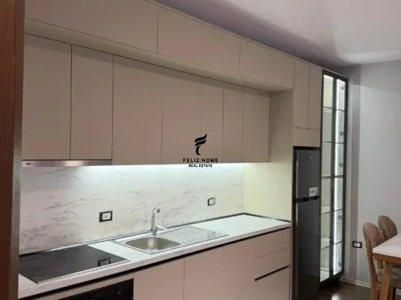 Tirane, jepet me qera apartament 1+1 Kati 5, 69 m² 650 € (BULEVARDI I RI)