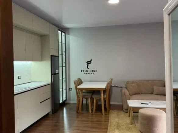 Tirane, jepet me qera apartament 1+1 Kati 5, 69 m² 650 € (BULEVARDI I RI)