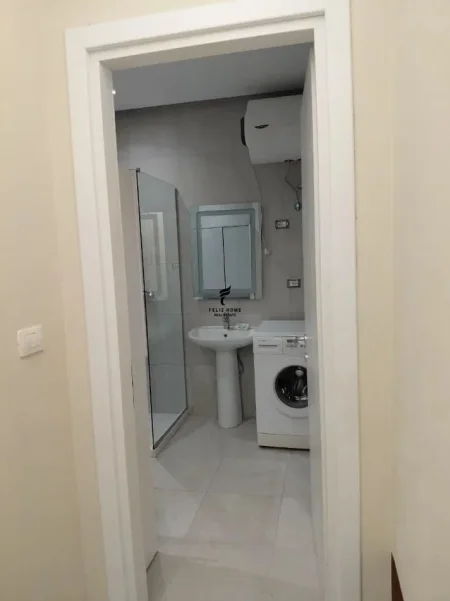 Tirane, jepet me qera apartament 2+1 Kati 7, 80 m² 750 € (ALI DEMI)