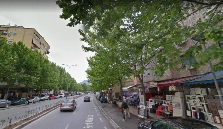 Tirane, shitet dyqan Kati 0, 70 m² 325.000 € (Rruga Ferit Xhajko)