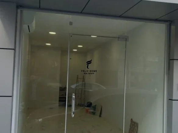 Tirane, jepet me qera dyqan Kati 0, 65 m² 3.500 € (BLLOK)