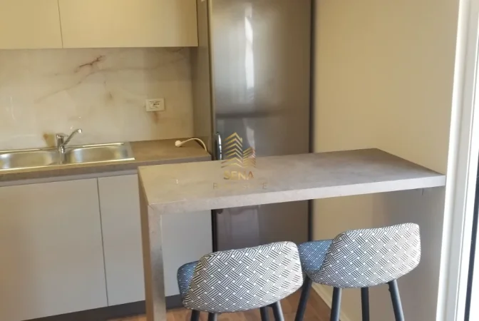 Tirane, jepet me qera apartament 2+1+Ballkon Kati 6, 100 m² 500 € (Fresku)