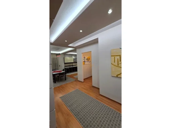 Fier, shitet apartament 3+1 Kati 8, 186 m² 196.000 € (Lagjia 29 Nentori, Fier)