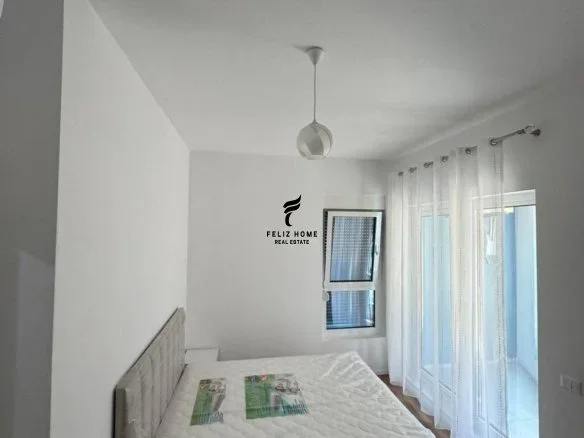 Tirane, jepet me qera apartament 1+1 Kati 1, 55 m² 450 € (ALI DEMI)
