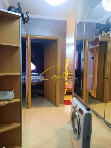 Tirane, jepet me qera apartament 1+1 Kati 5, 70 m² 500 € (KODRA E DIELLIT)