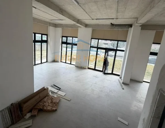Tirane, jepet me qera ambjent biznesi Kati 0, 125 m² 1.400 € (Dritan Hoxha)