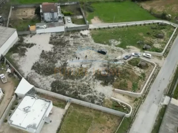 Tirane, jepet me qera toke , 4.000 m² (Tufine)