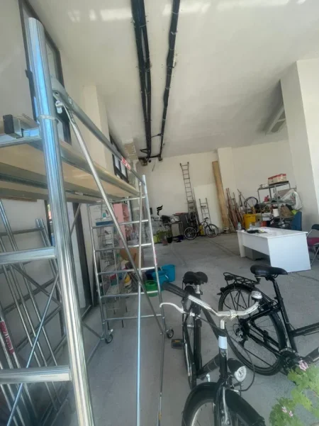 Tirane, shitet dyqan Kati 0, 141 m² 950.000 € (RRUGA E BOGDANEVE)