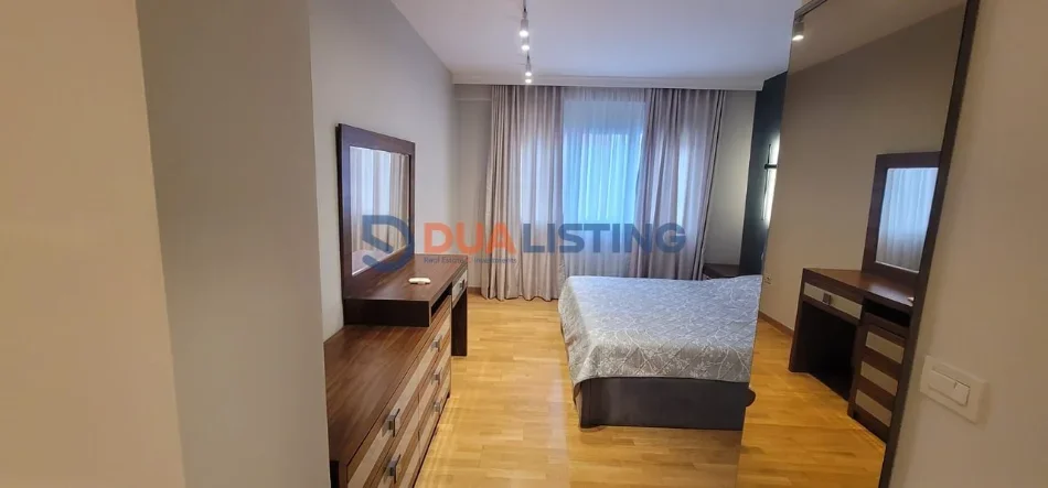 Tirane, jepet me qera apartament 3+1 , 190 m² 2.000 € (Liqeni i Tiranes)