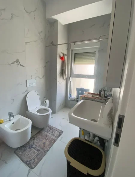 Tirane, shitet apartament 1+1+Aneks+Ballkon Kati 5, 60 m² 125.000 € (Ali Demi)
