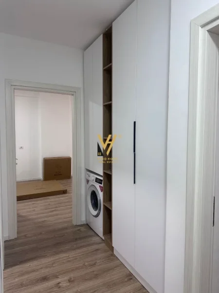 Tirane, jepet me qera apartament 1+1+Ballkon Kati 1, 70 m² 600 € (LAPRAKE)