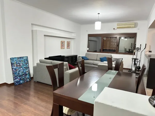 Tirane, jepet me qera apartament 2+1+Ballkon Kati 7, 102 m² 850 € (Rruga e Elbasanit)